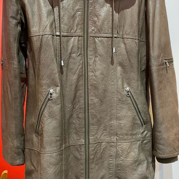 Danier Leather Jacket - Picture 4 of 8